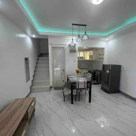 Richwood Two Story Townhome Compostela Breakfast Offered