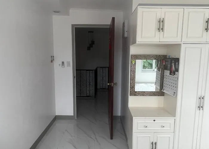 Ferienhaus Two Story Richwood Townhome Breakfast Offered Compostela (Cebu)