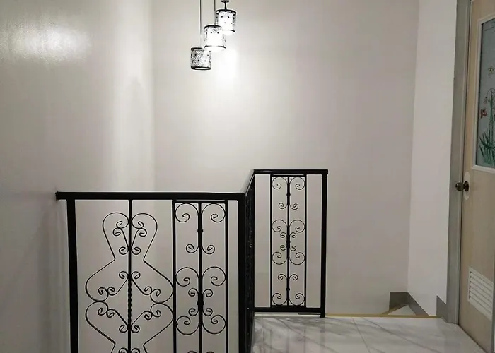 Two Story Richwood Townhome Breakfast Offered *