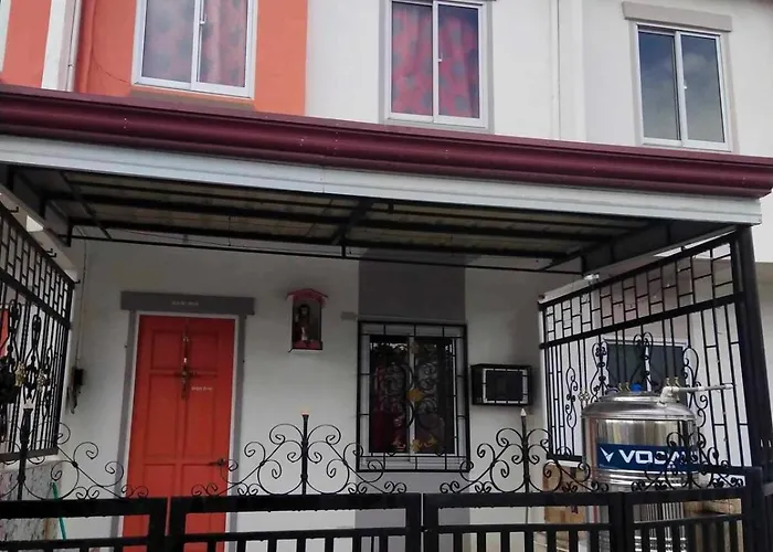Two Story Richwood Townhome Breakfast Offered